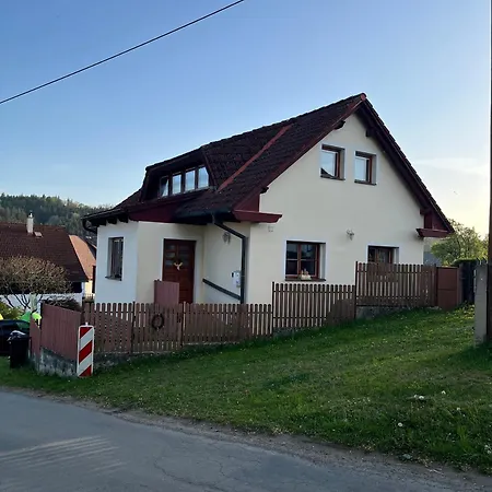 Feriehus U Farmy Velhartice