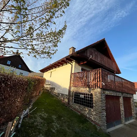 Feriehus U Farmy Velhartice